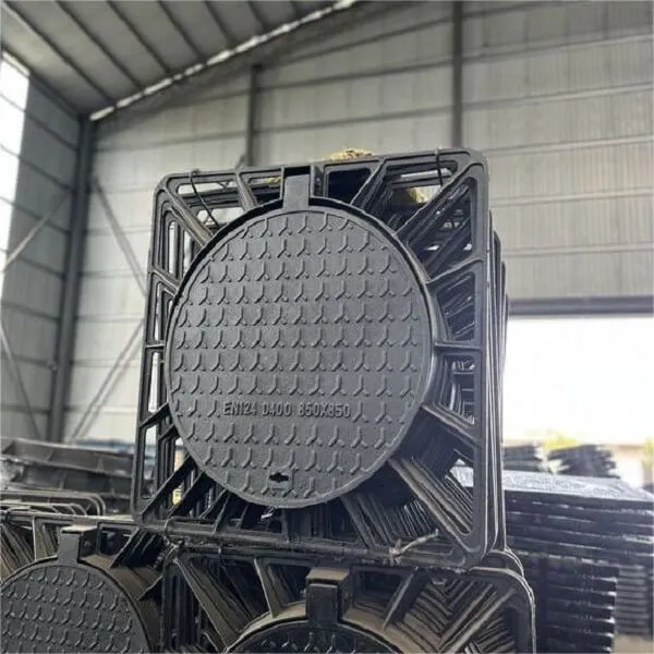 Lockable ductile iron manhole cover during factory inspection